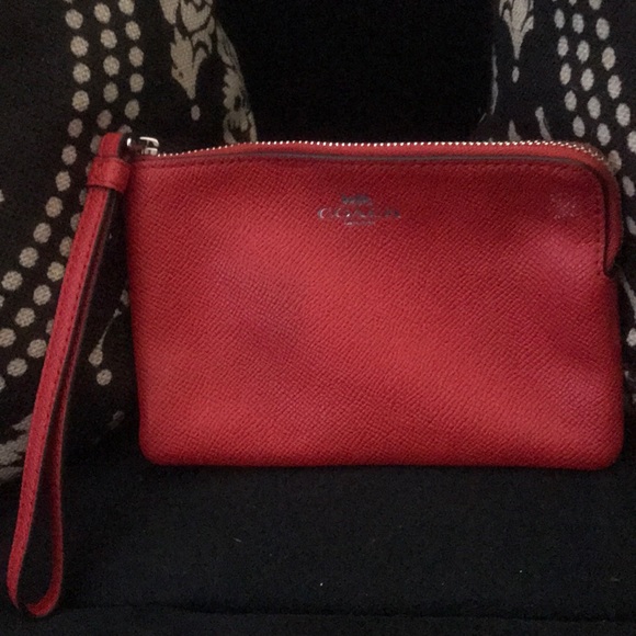 PRELOVED Coach red wristlet - Picture 5 of 8